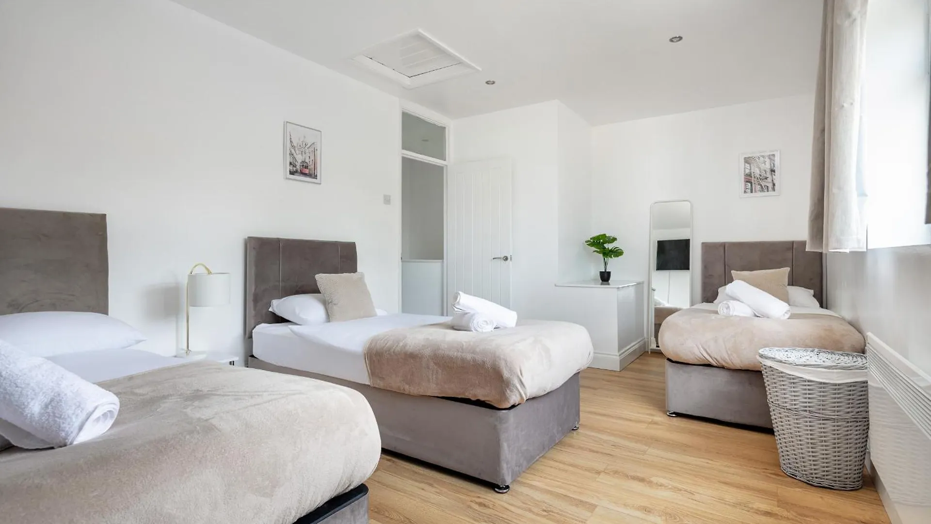City Gem - 2 Bed House, 6 Mins From Liverpool Street, Shops & Restaurants London Ferienhaus